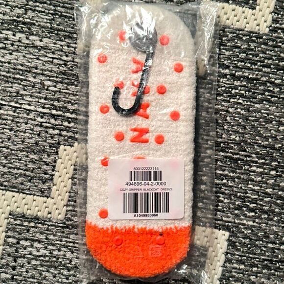 Black Cat Cozy Gripper Socks - Picture 2 of 3